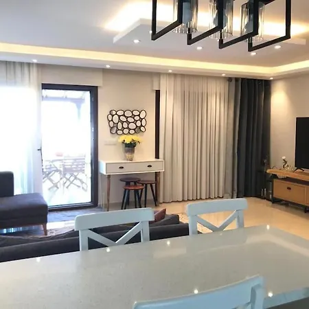 Havuzlu Ultra Lux Cesme Merkezde * Altinyunus