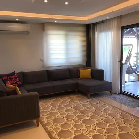 Havuzlu Ultra Lux Cesme Merkezde וילה