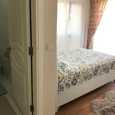 Havuzlu Ultra Lux Cesme Merkezde * Altinyunus